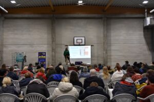 Les participants étaient nombreux et attentifs